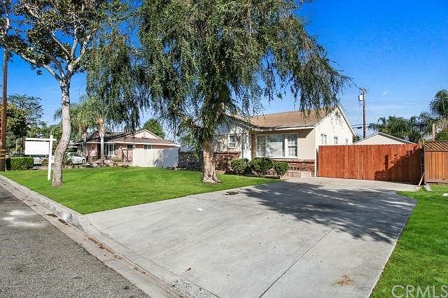 1st image of 909 E Vine Ave