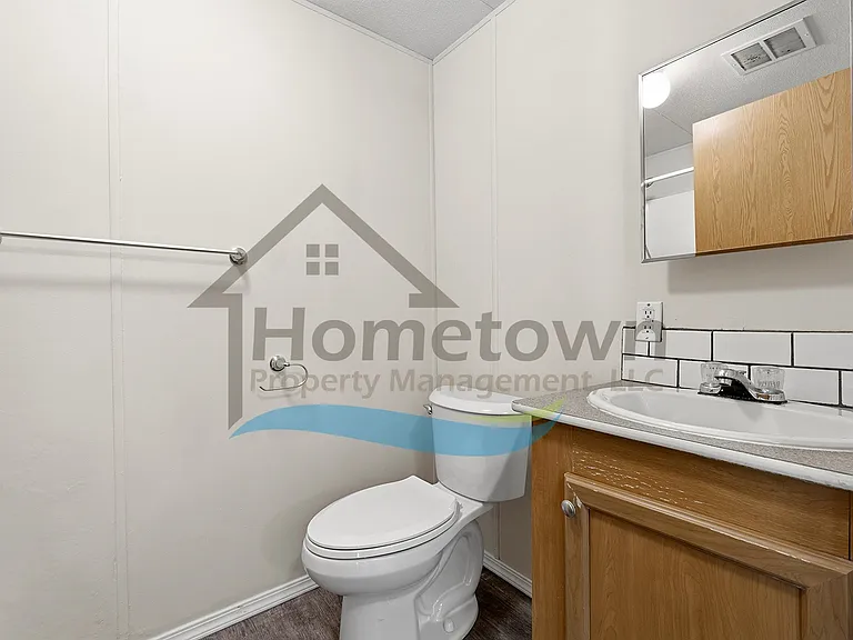 136 Cedar Hl — Photo 6