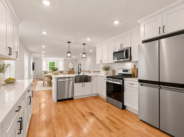22-20 Ufford St #1, Dorchester Center, MA 02124
