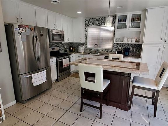 4th image of 8823 Canyon Saddle St