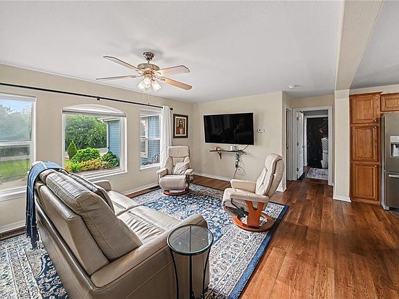 4th image of 20350 Orchard Lane St