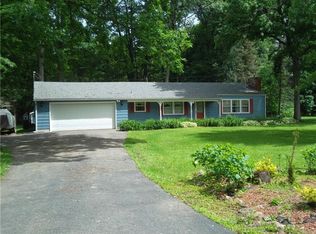 400 Leawood Dr, New Castle, PA 16105