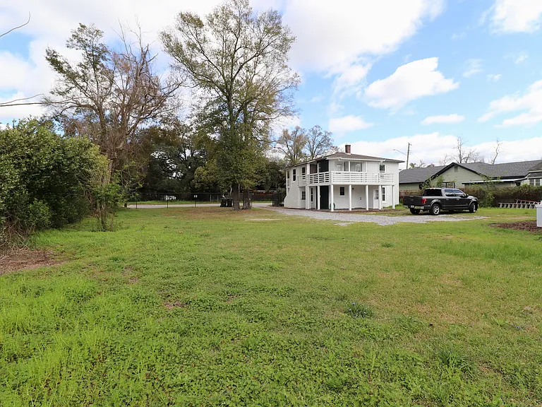 1303 N West St #B — Photo 13