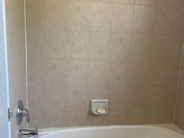 4492 Adelaide Ave — Photo 20