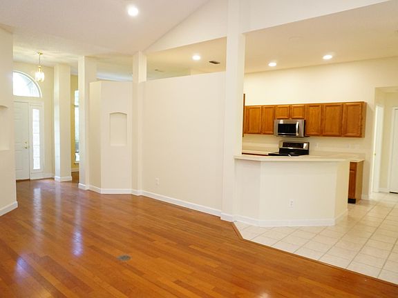 From Living room to kitchen peninsula