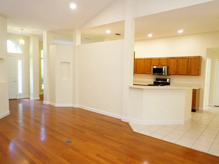 From Living room to kitchen peninsula