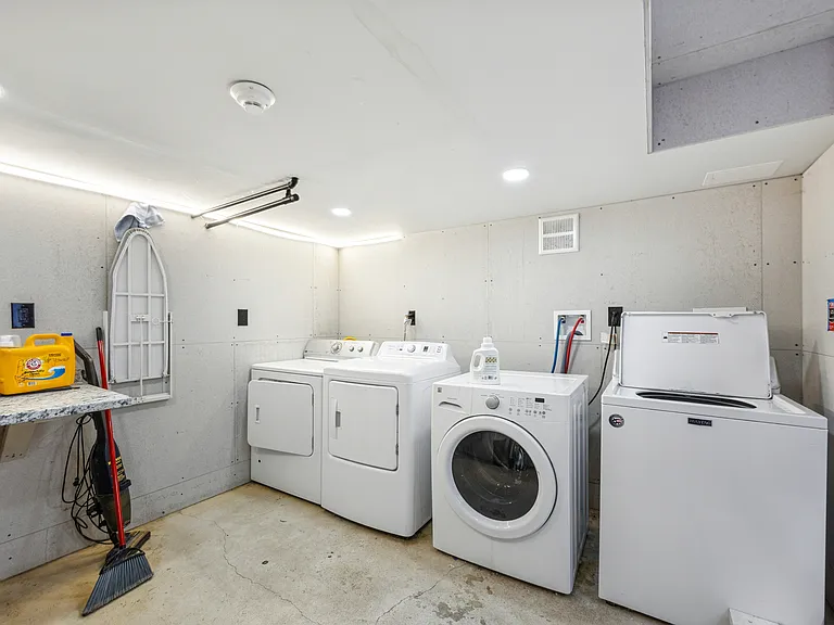 1123 S 47th St #2 — Photo 10