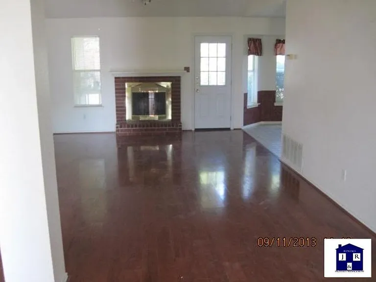 3615 Coral Bay Ln — Photo 2