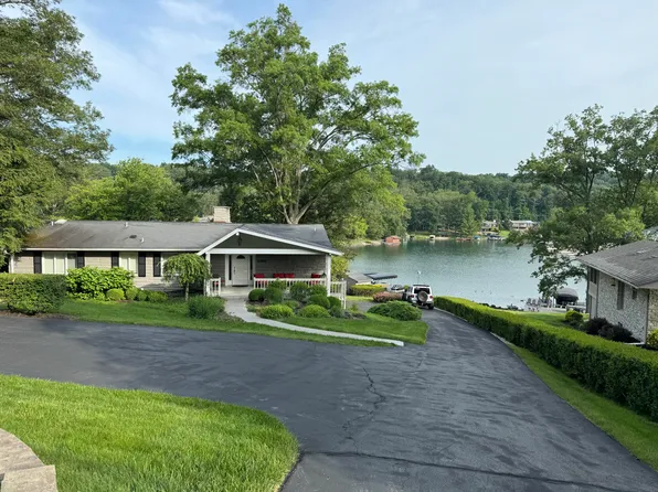 10761 W Grandview Dr, Columbus, IN 47201