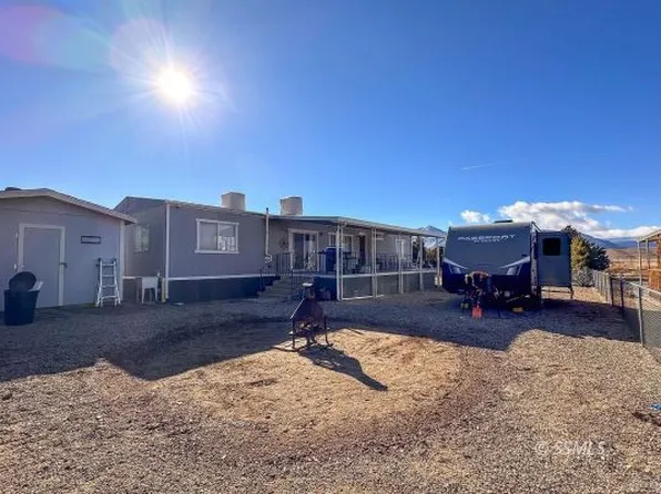 9000 Apache Dr, Weldon, CA 93283