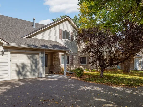 995 Greenhaven Dr, Vadnais Heights, MN 55127