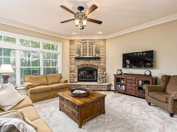 5th image of 9802 Cape Ct