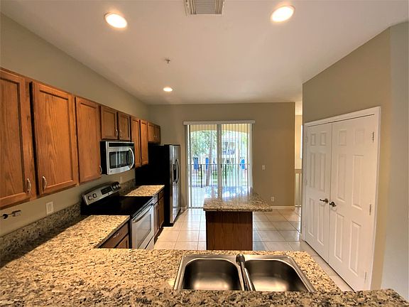 5th image of 2882 S Oasis Dr