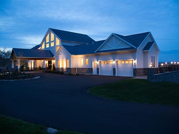 2nd image of 6 Stoneridge Dr