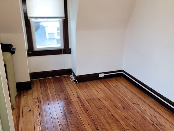 4th image of 1523 Spruce St Floor 3