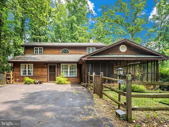 5th image of 16 Gingerbread Ln