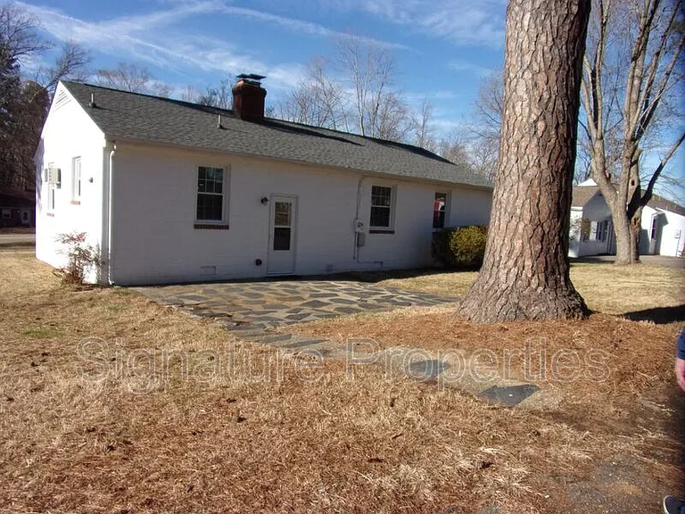 8329 Meadowbridge Rd — Photo 3