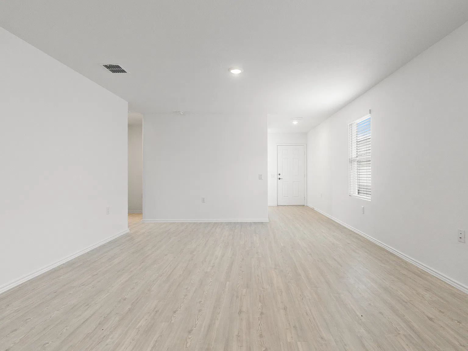 3 bed, 1266 sqft, $1,625 — Photo 4