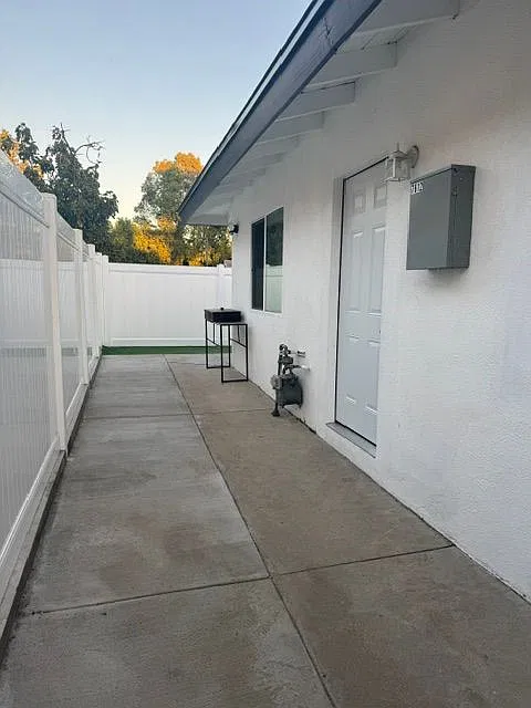 1 bed, 1.0 bath, 498 sqft, $2,200 — Photo 1