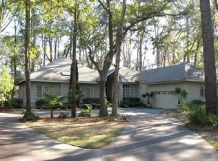 33 Parkwood Dr, Hilton Head Island, SC 29926
