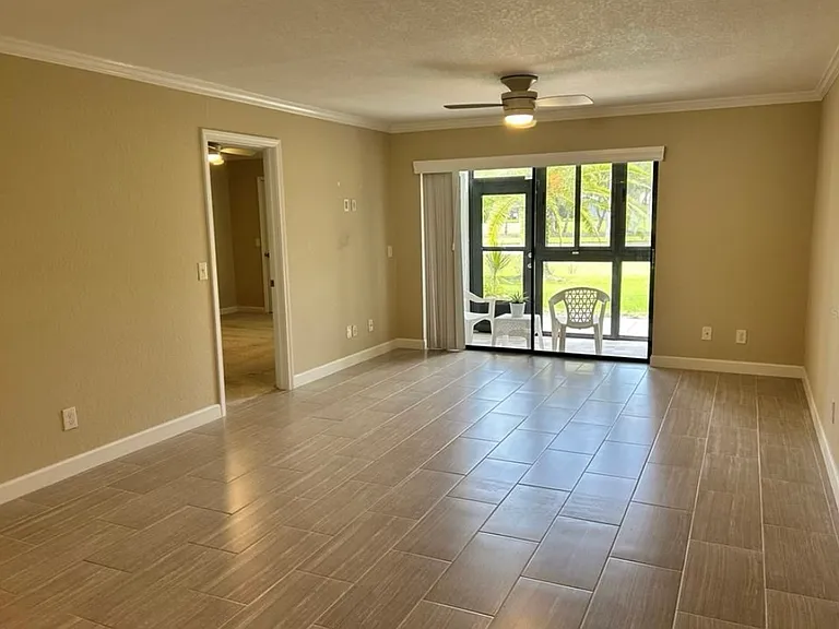 115 E Cypress Ct — Photo 4