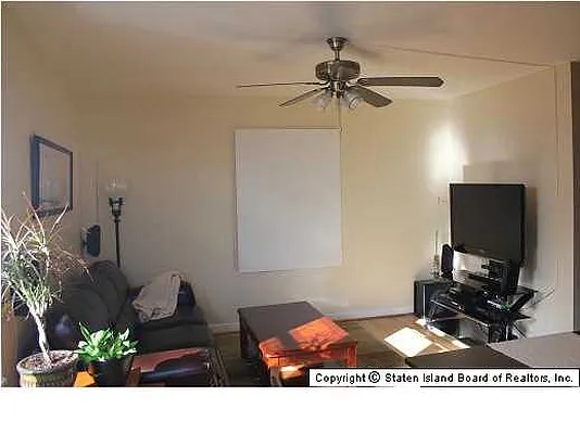 Sold by CENTURY 21 Papp Realty, Corp. | media 27