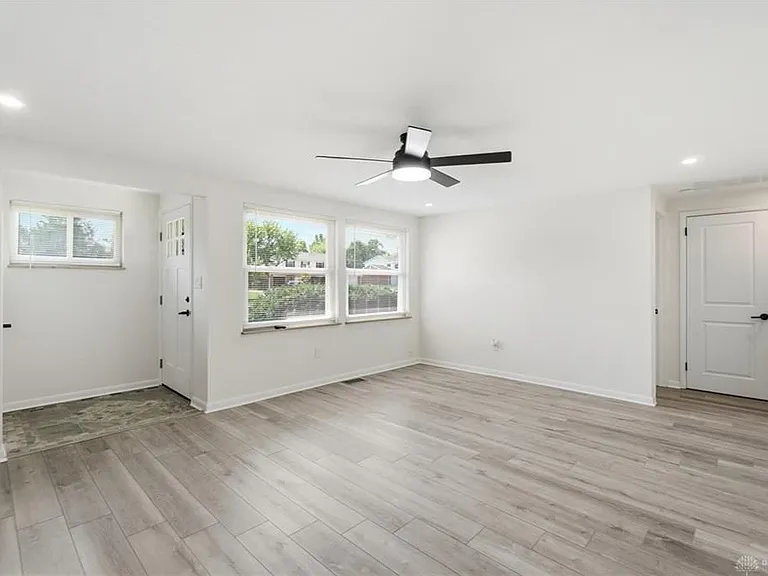 3205 Ackerman Blvd — Photo 9