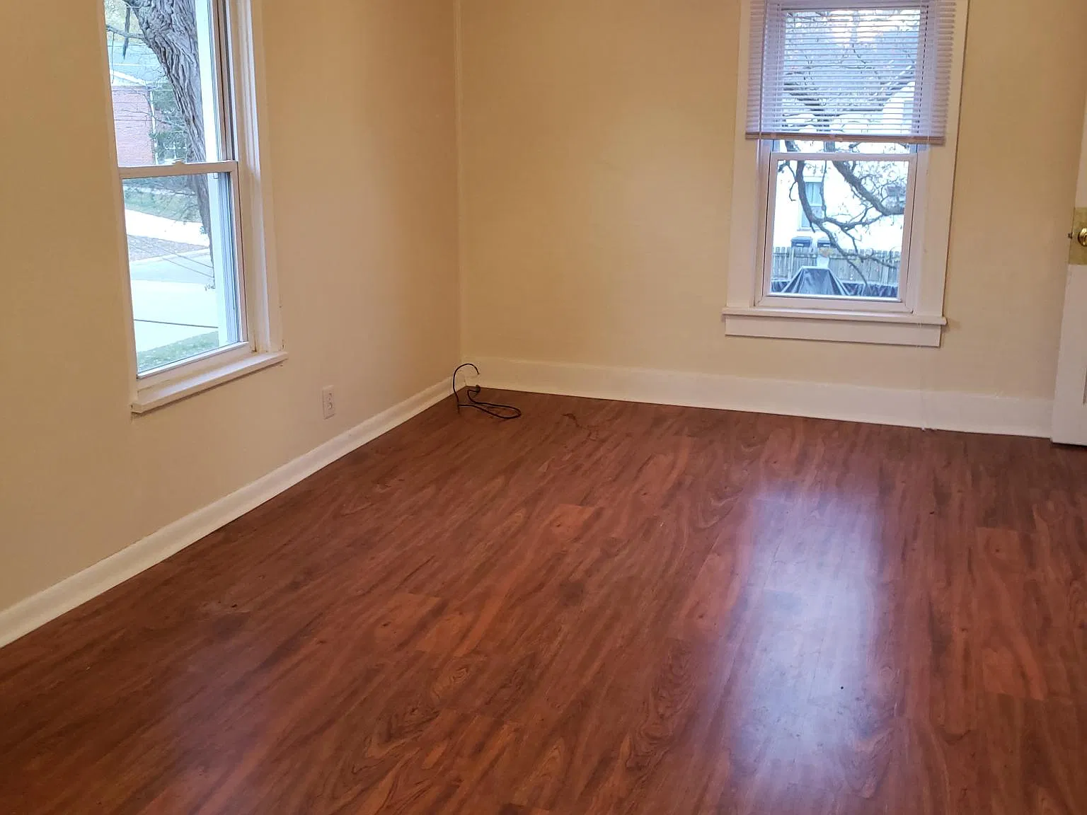 909 Harding St — Photo 3