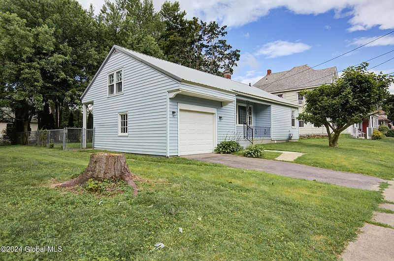 3rd image of 97 East Boulevard