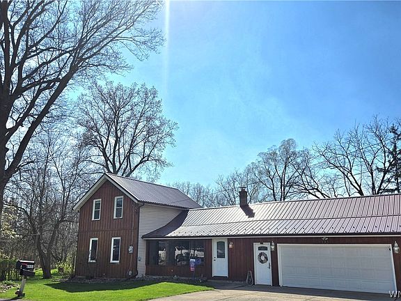 2nd image of 8984 Lovers Lane Rd