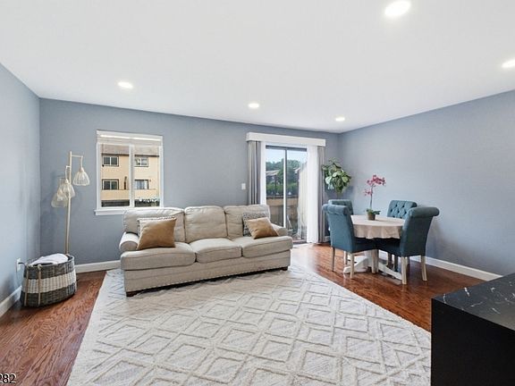 5th image of 31 Chelsea Way