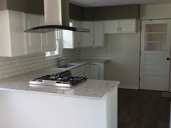 2nd image of 414 Wilshire Ct