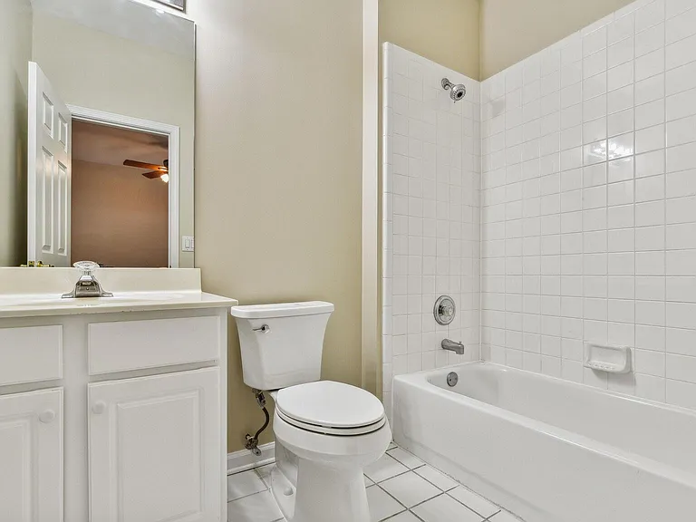 330 Winherst Ln — Photo 17