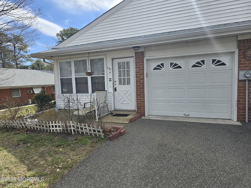 1st image of 157a Rosewood Drive #A