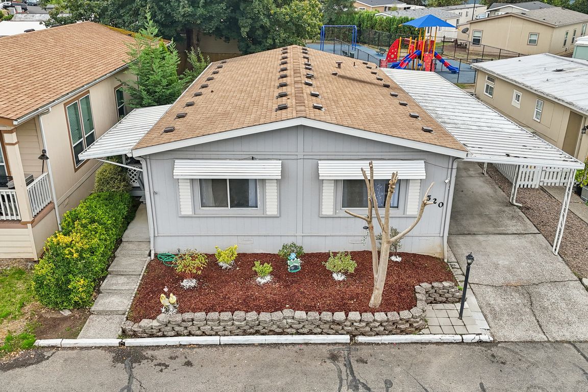 SW Georgetown Way-S0110-056.jpg