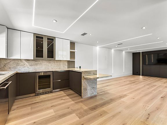3rd image of 1692 S Ocean Boulevard