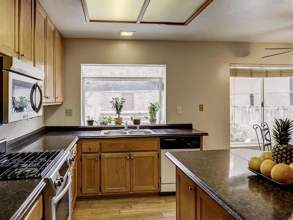 1st image of 35086 Sunnyside Dr