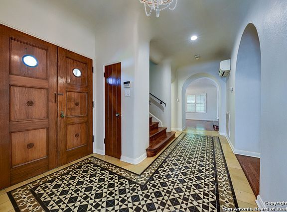 2nd image of 614 E Olmos Dr