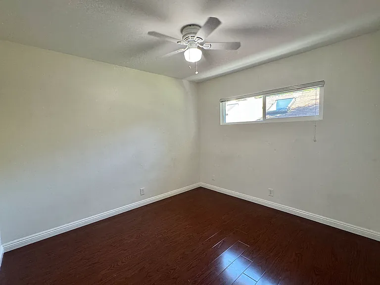 99 N Hermosa Ave #E — Photo 12