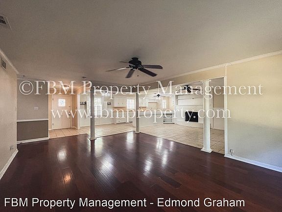 4th image of 2006 W Belclaire Cir