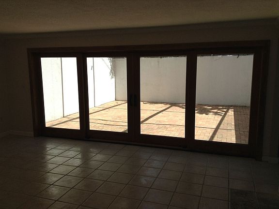 4th image of 2943 W Knights Ave