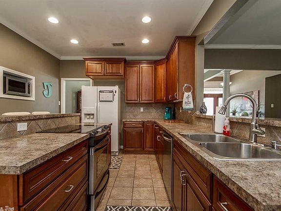 5th image of 2052 Vintage Woods Dr
