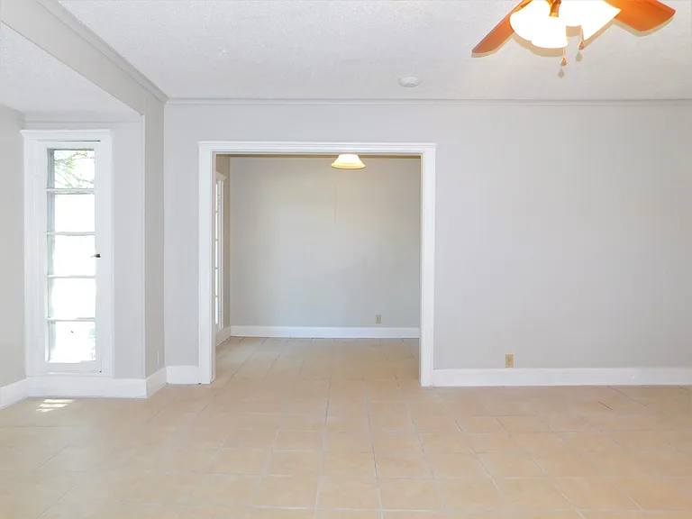 1609-1611 N Locust St — Photo 6