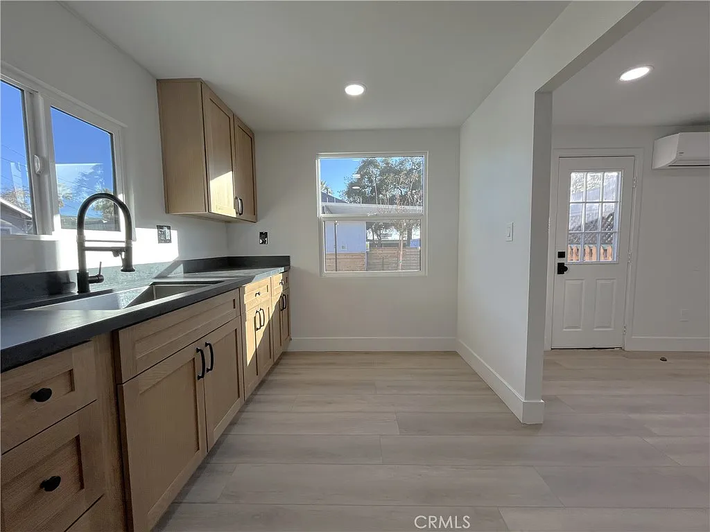 1 bed, 526 sqft, $2,000 — Photo 2