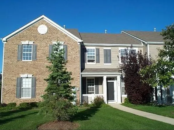 365 S Litchfield Dr, Round Lake, IL 60073