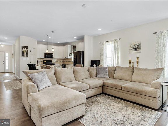 2nd image of 13880 Patriot Way