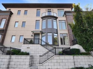 2 Henley Pl, Weehawken, NJ 07086