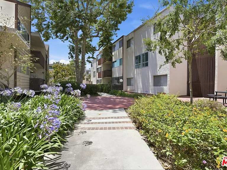 5900 Canterbury Dr #B217 — Photo 8