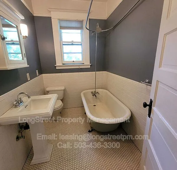 3816 N Borthwick Ave — Photo 6