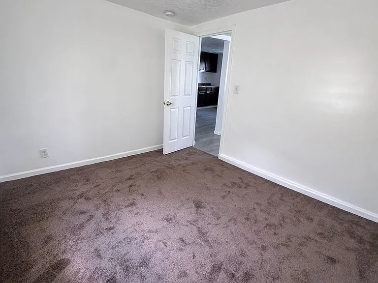 1841 King Ave — Photo 6